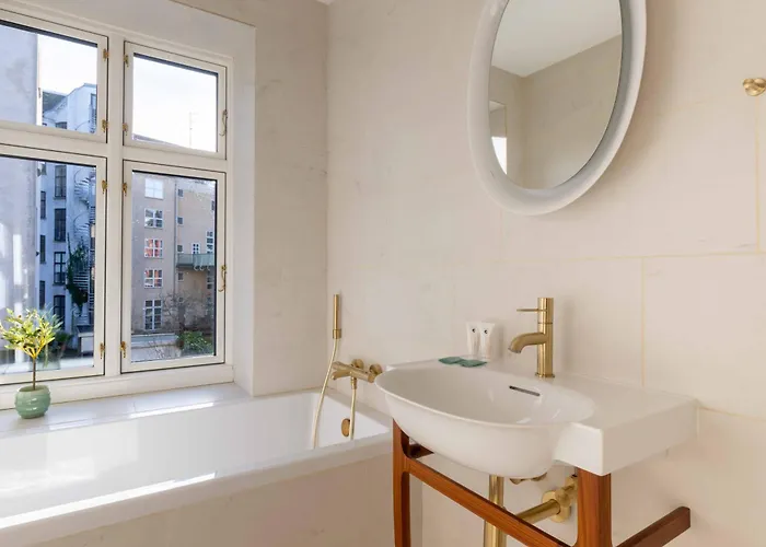 Lovely By W Bathtub And Balcony Апартаменты