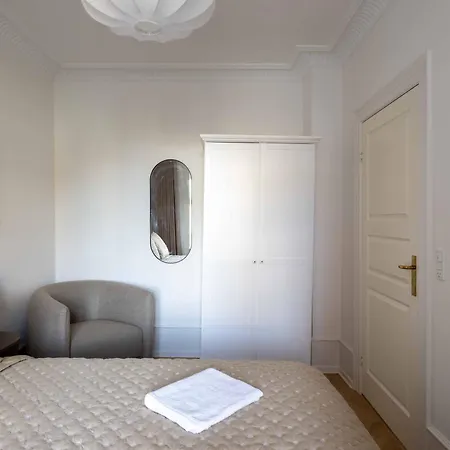 Lovely By W Bathtub And Balcony *