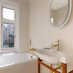 Lovely By W Bathtub And Balcony Lejlighed