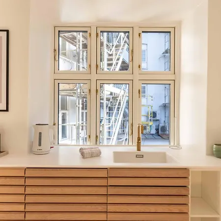 Lovely By W Bathtub And Balcony *