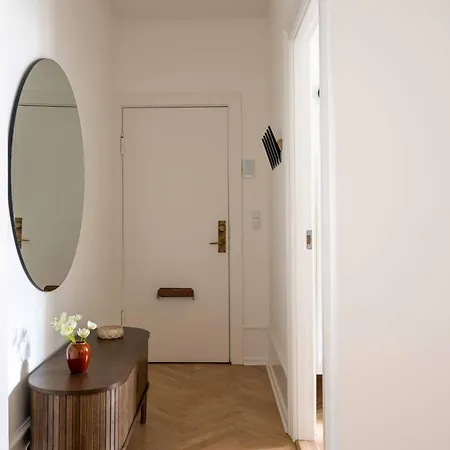 公寓 Lovely By W Bathtub And Balcony *